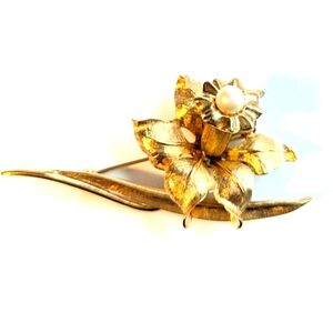 Vtg Marcel Boucher Signed Gold Tone Faux Pearl Jonquille March Flower Pin Brooch